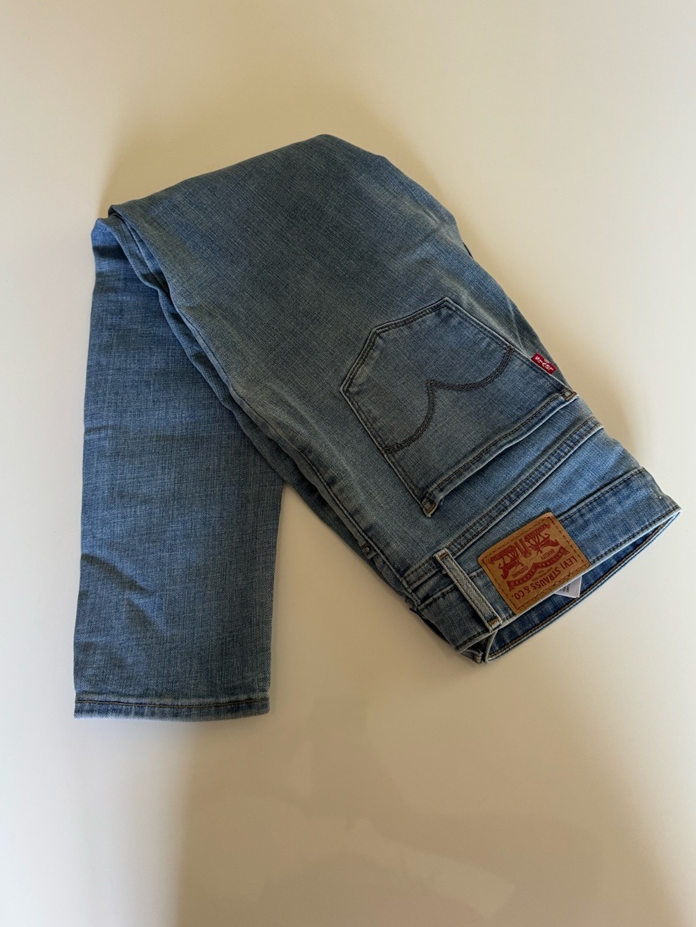 Women Levi Jeans 711
